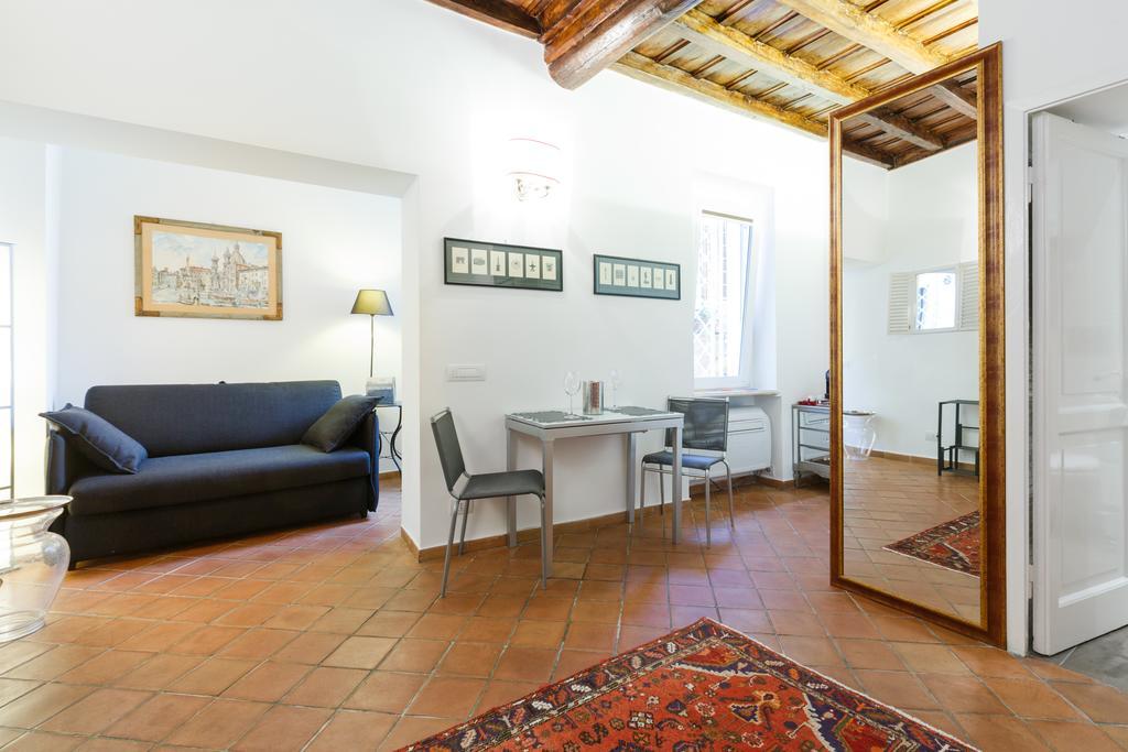 Navona, Old Rome Lodge Bilik gambar