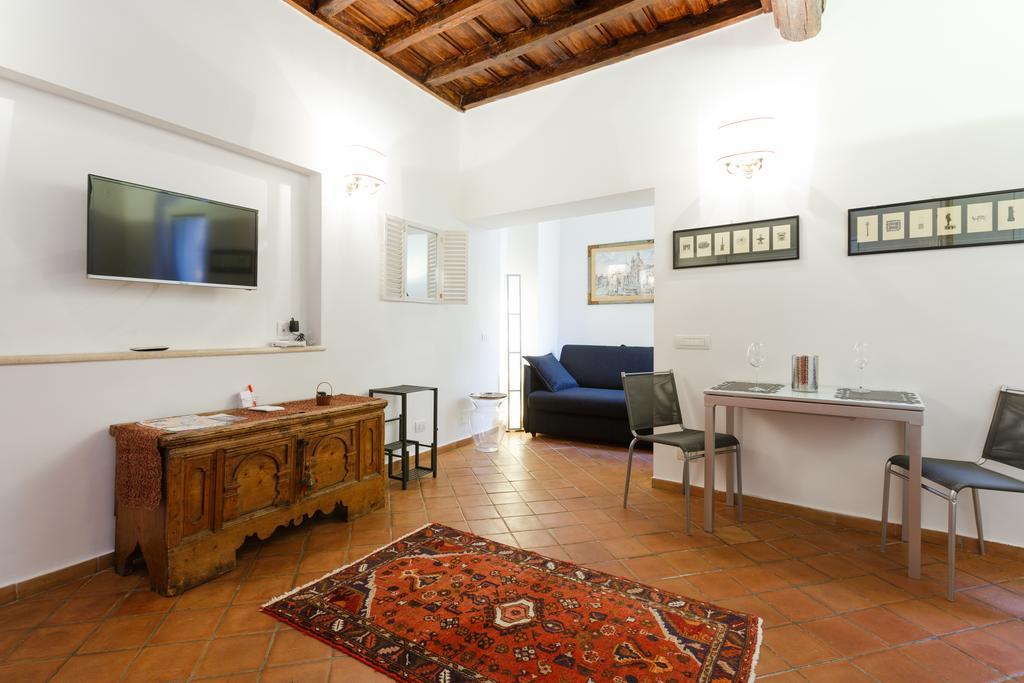 Navona, Old Rome Lodge Bilik gambar